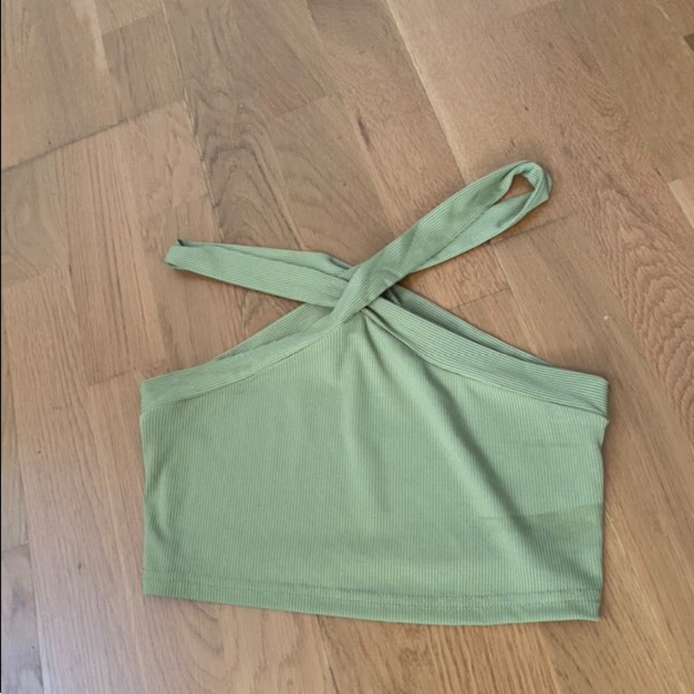 green crop top
